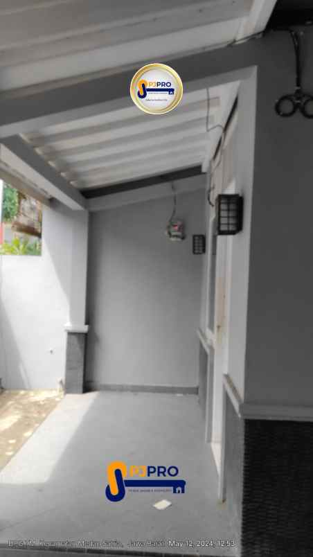 dijual rumah taman harapan baru