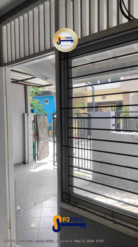 dijual rumah taman harapan baru