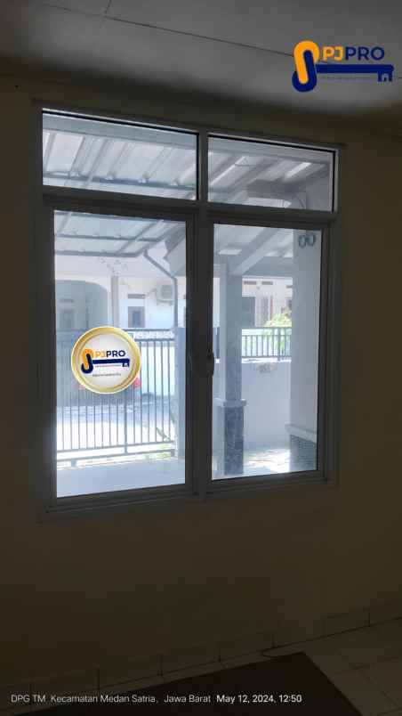 dijual rumah taman harapan baru