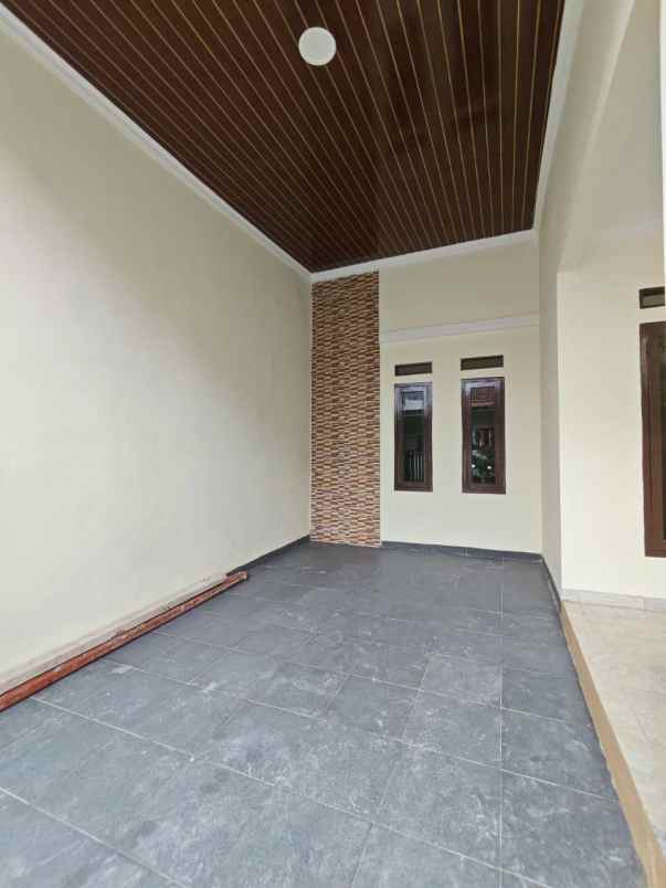 dijual rumah taman harapan baru