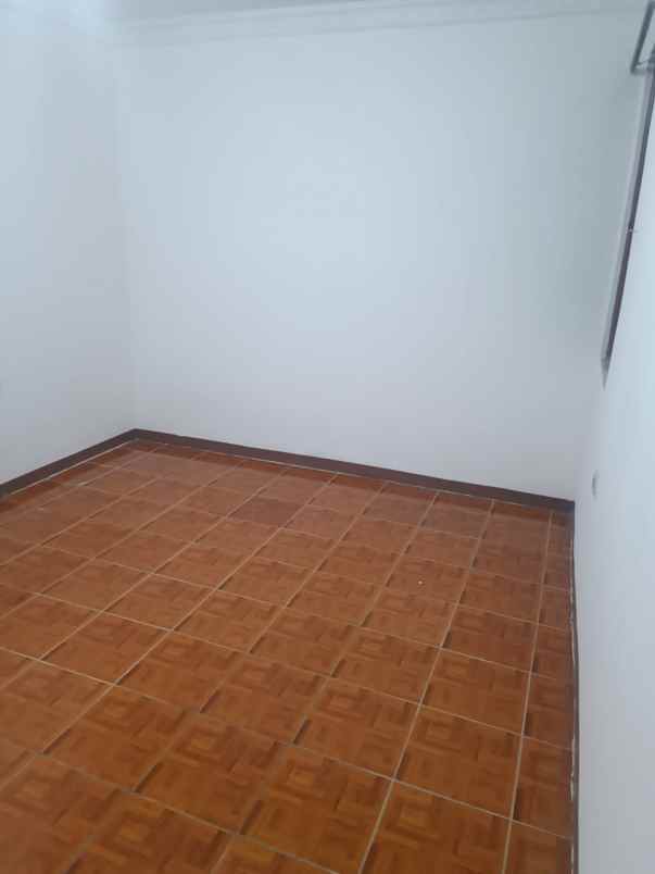 dijual rumah taman modern