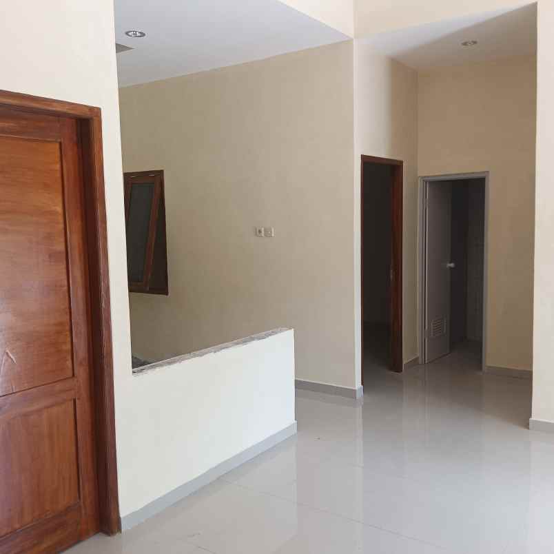 dijual rumah telumpak kedungmundu