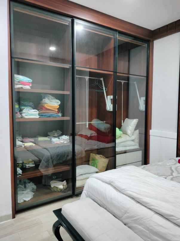 dijual rumah the mansion pakuwon indah