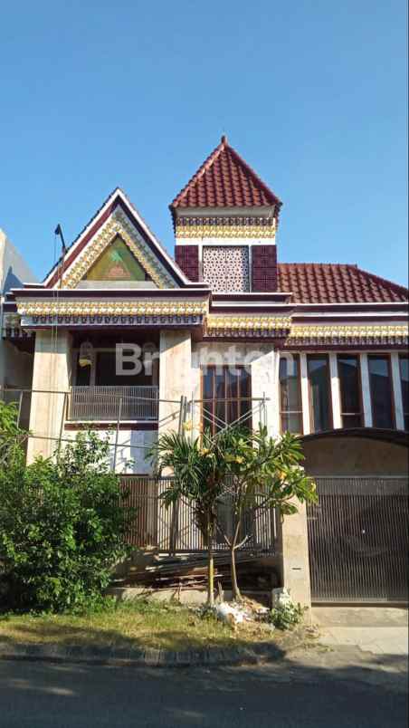 dijual rumah villa bukit indah
