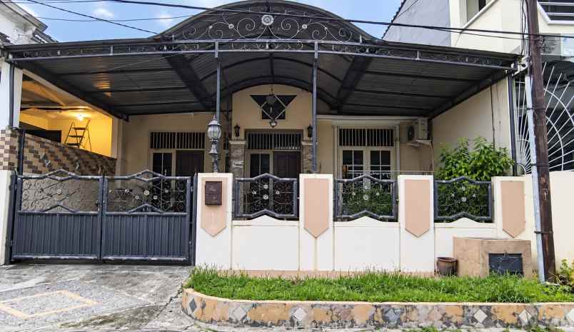 dijual rumah villa melati mas