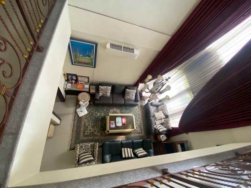 dijual rumah villa westwood pakuwon city
