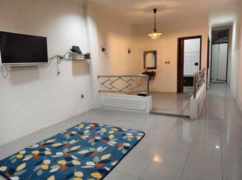 dijual rumah waru indah