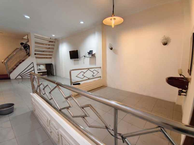 dijual rumah waru indah