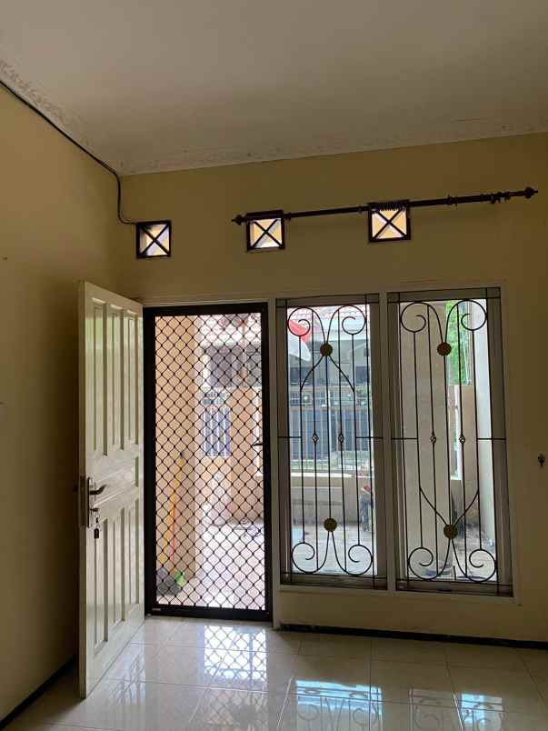 dijual rumah wiguna gunung anyar