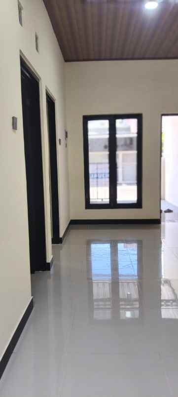 dijual rumah wiguna selatan