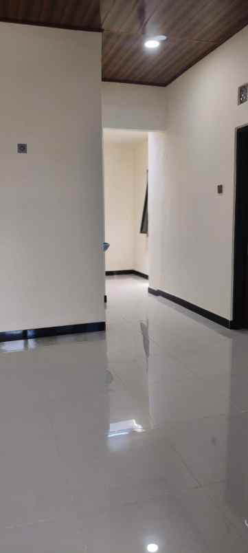 dijual rumah wiguna selatan