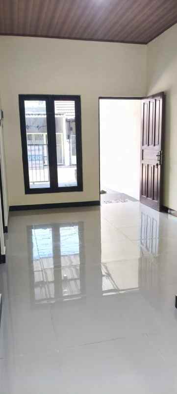 dijual rumah wiguna selatan