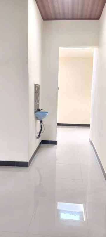 dijual rumah wiguna selatan