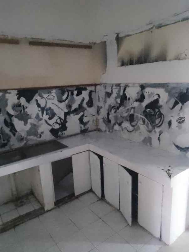 dijual rumah wisma medokan selatan