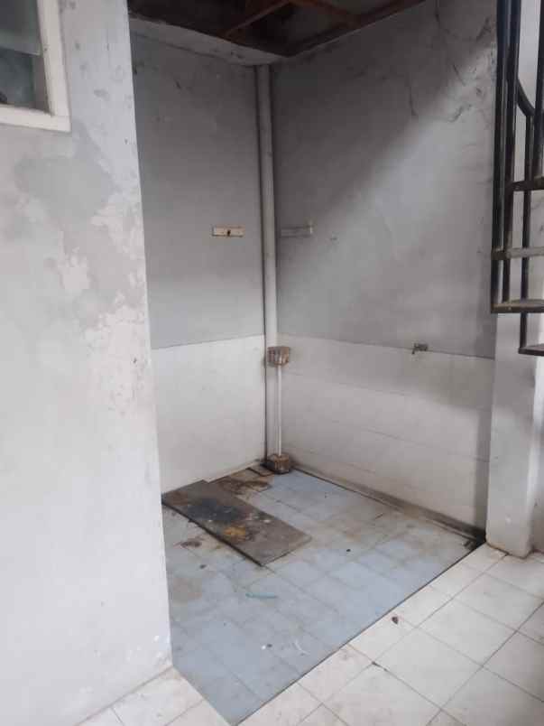 dijual rumah wisma medokan selatan