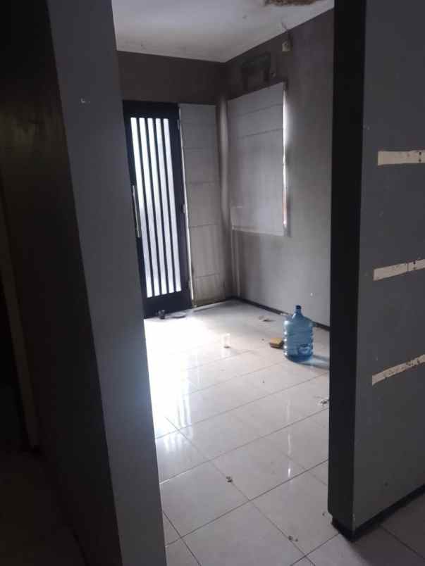 dijual rumah wisma medokan selatan