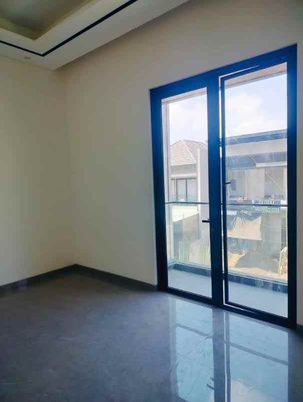 dijual rumah woodland citraland