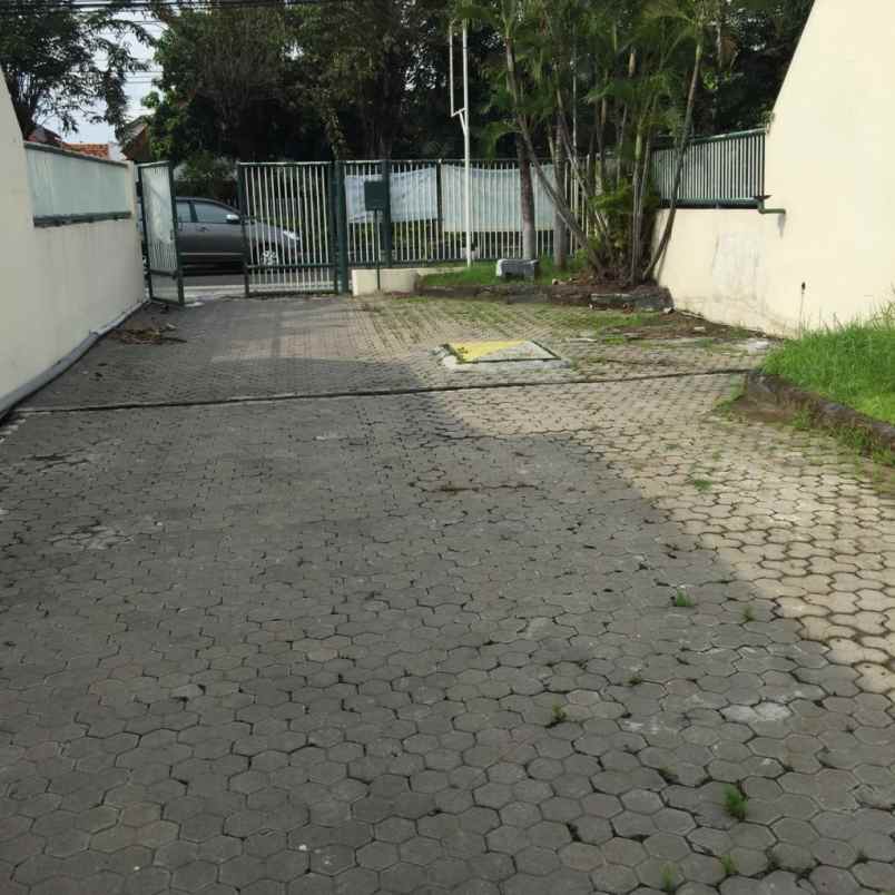 dijual rumah yos sudarso sidoarjo