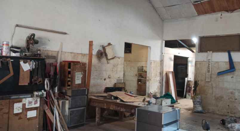 dijual tanah dan bangunan ex workshop