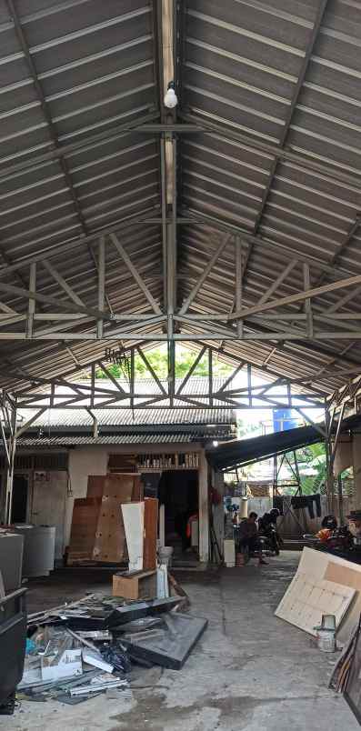 dijual tanah dan bangunan ex workshop