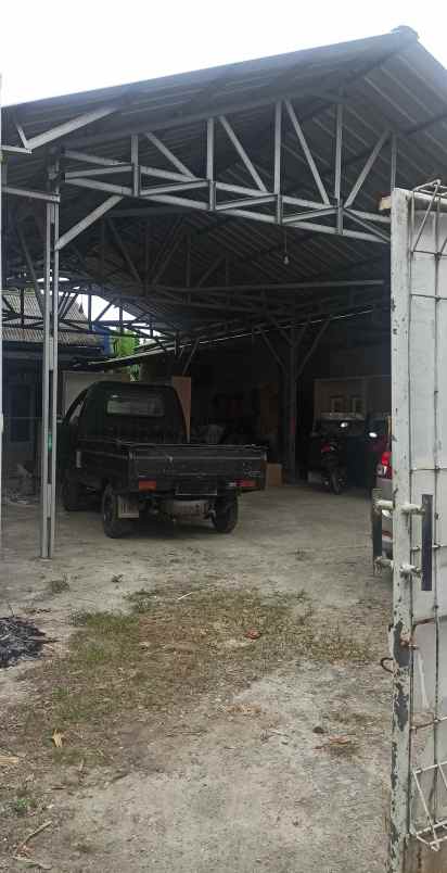 dijual tanah dan bangunan ex workshop