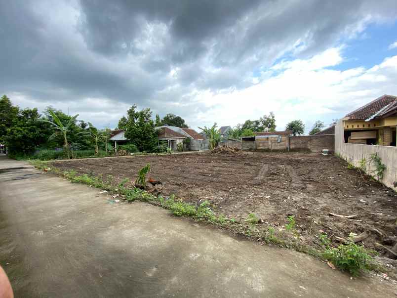 dijual tanah kavling di timur blok o berbah