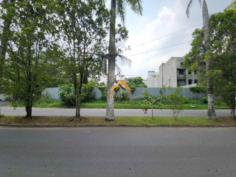 dijual tanah komplek padang golf
