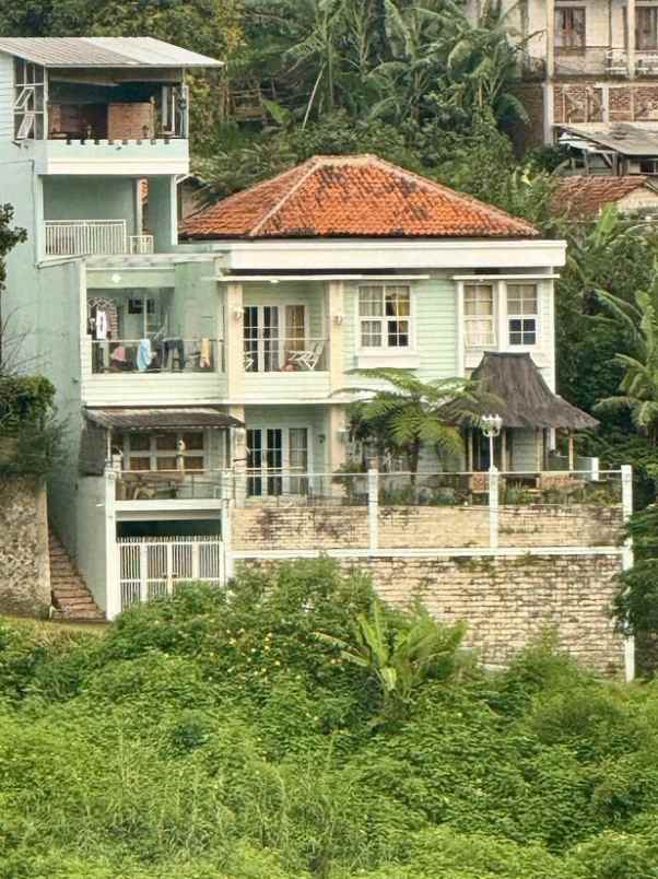 dijual villa dago giri bandung