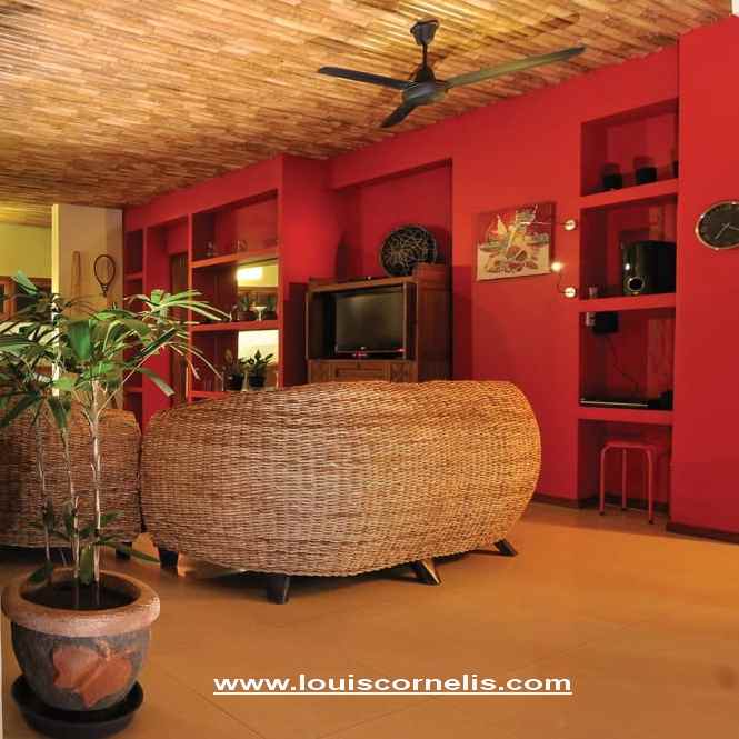 dijual villa jalan pratama