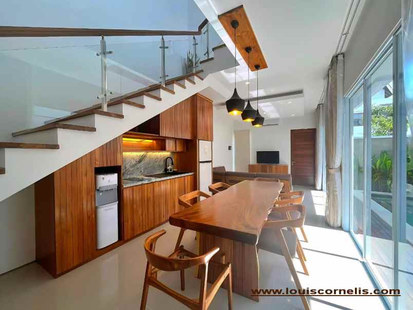dijual villa jalan raya uluwatu pecatu