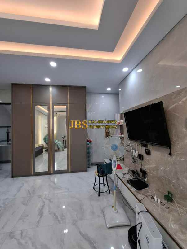 dijual villa komplek citraland gama