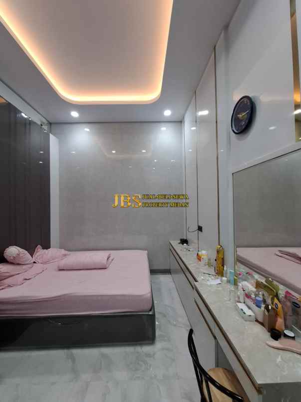 dijual villa komplek citraland gama