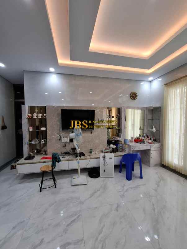 dijual villa komplek citraland gama