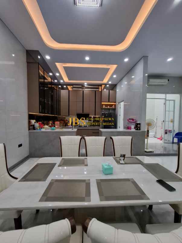 dijual villa komplek citraland gama