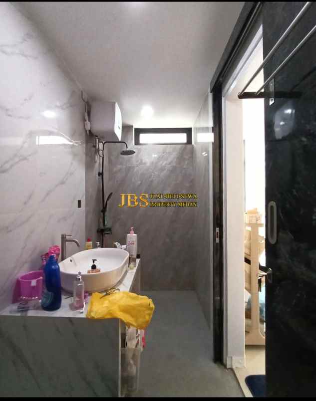 dijual villa komplek j city cluster j crown tipe jade