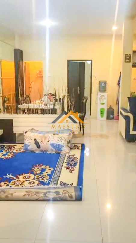 dijual villa komplek sinabung view