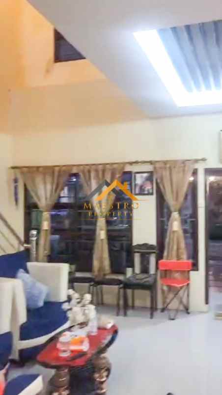 dijual villa komplek sinabung view