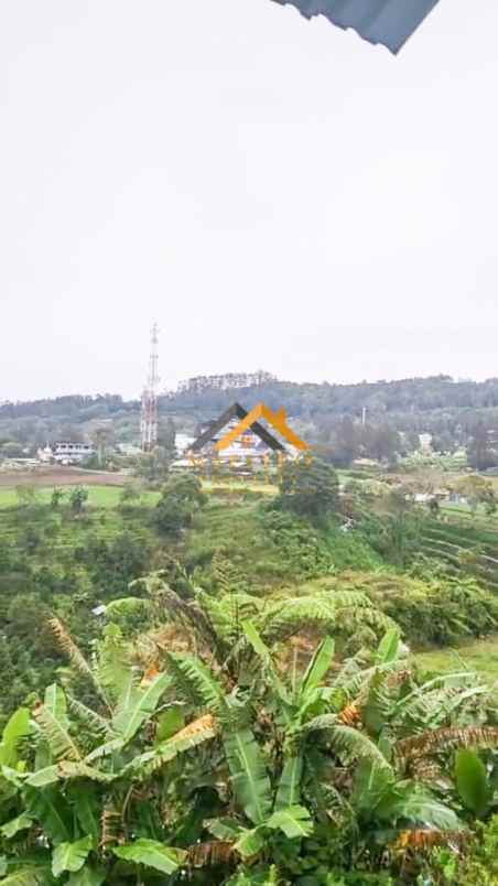 dijual villa komplek sinabung view