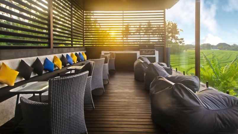 dijual villa mewah dengan view sawah di beraban