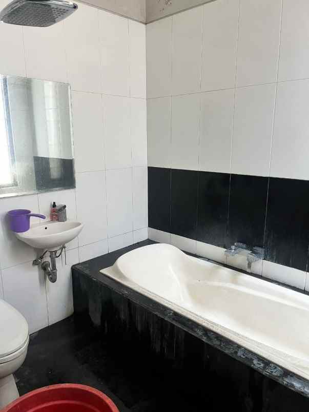 dijual villa oro oro ombo