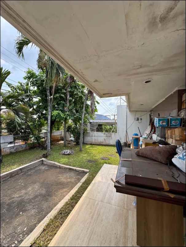 dijuwal rumah 2 lt kawasan smg atas