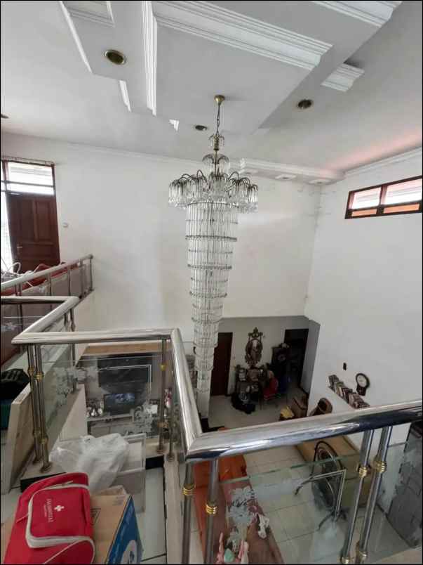 dijuwal rumah 2 lt kawasan smg atas