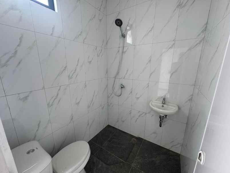 disewakan ruko gudang kantor garden avenue