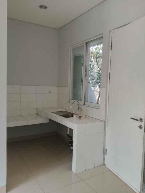 disewakan rumah cluster yarra jgc jakarta