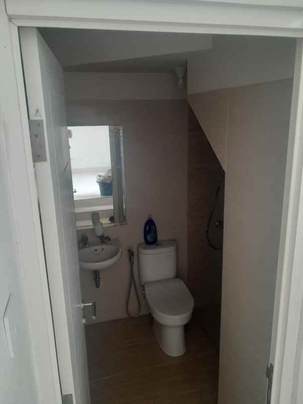 disewakan rumah harapan indah cluster vasana