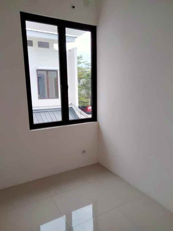 disewakan rumah jakarta garden city