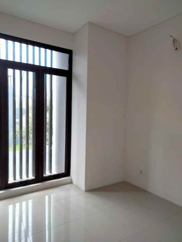 disewakan rumah jakarta garden city