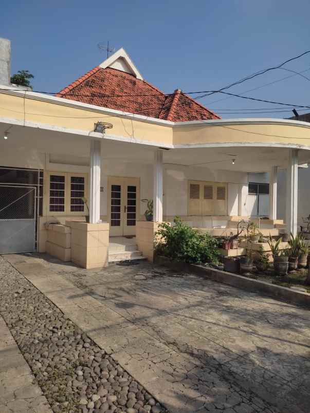 disewakan rumah jalan teuku umar
