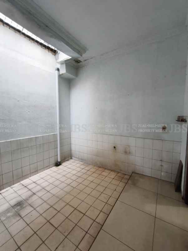 disewakan rumah komplek cemara hijau jalan