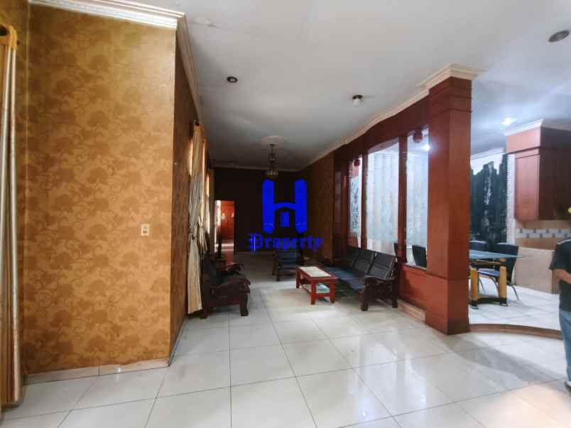 disewakan rumah komplek cemara hijau jalan